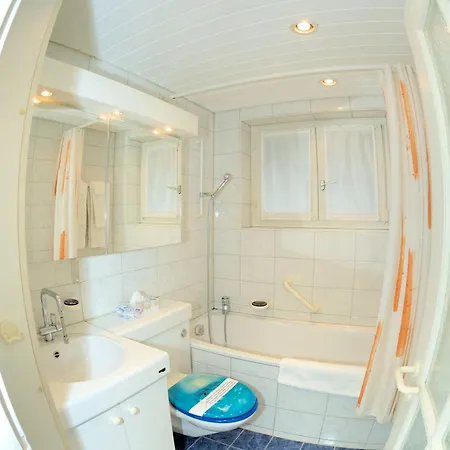 2br Flat In Center - Crown 2