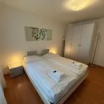 2br Flat In Center - Crown 2 *