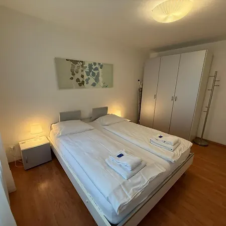 2br Flat In Center - Crown 2 *