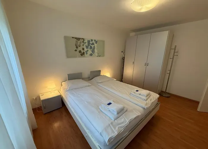 2br Flat In Center - Crown 2 *