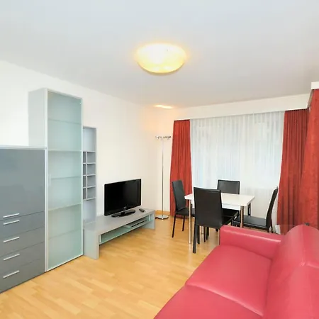 2br Flat In Center - Crown 2 *
